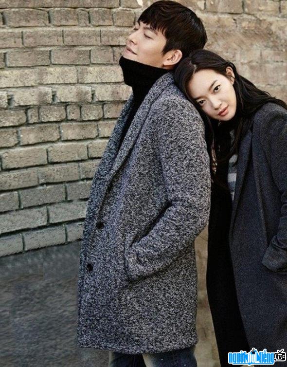 Hình ảnh diễn viên Kim Woo Bin và bạn gái Shin Min Ah
