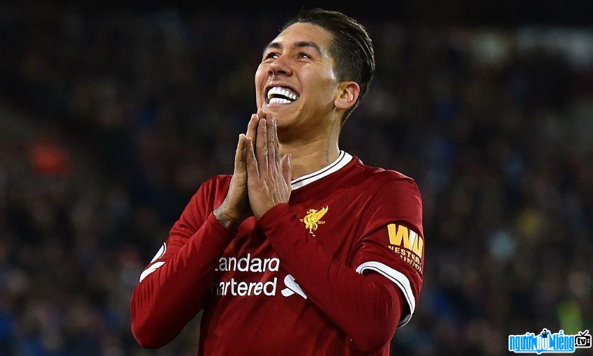 A New Photo Of Roberto Firmino Player Firmino