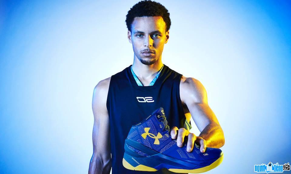 The latest picture of basketball player Stephen Curry