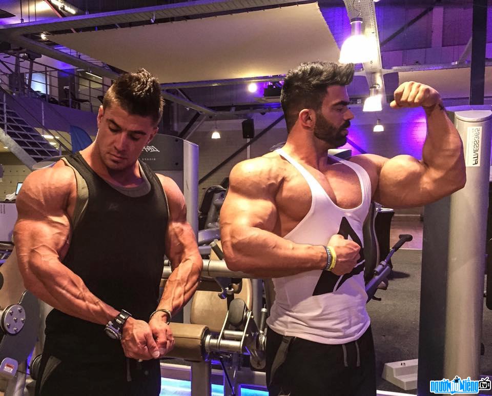  Bodybuilder Sergi Constance and a bodybuilder friends at a fitness center