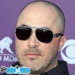 A New Photo of Aaron Lewis- Famous Vermont Rock Singer
