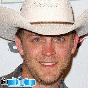 A New Photo of Justin Moore- Famous Arkansas Country Singer