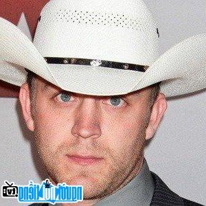 Latest Picture of Country Singer Justin Moore
