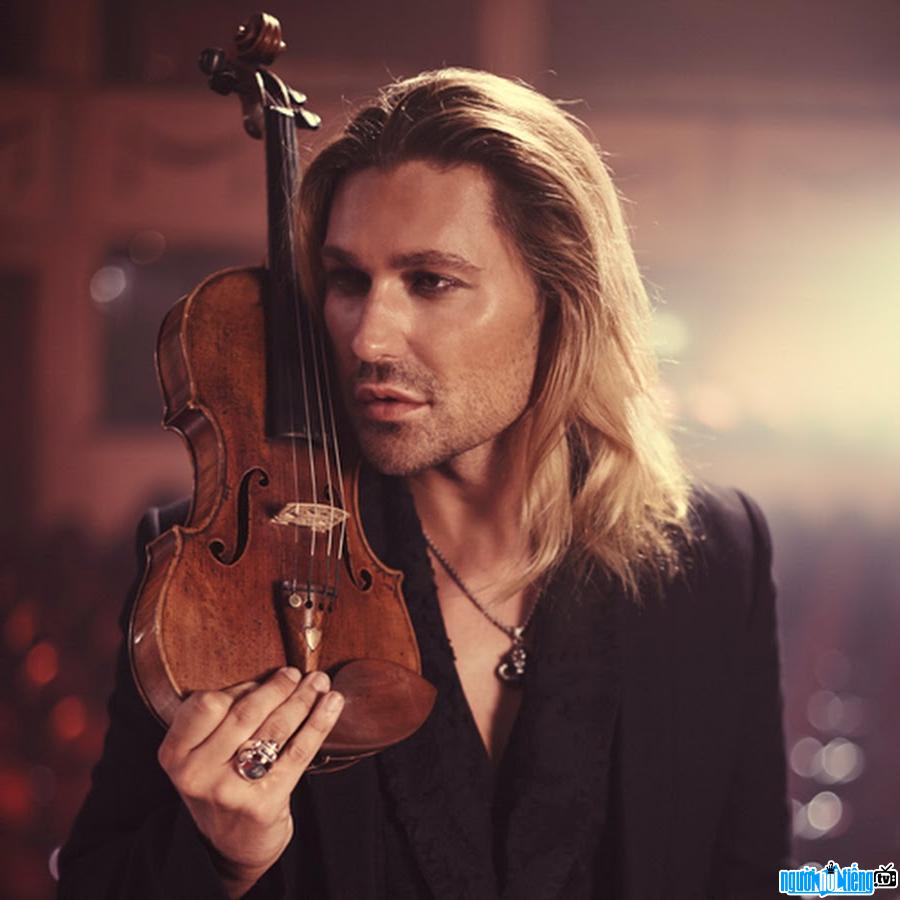 Violinist David Garrett has set the Guinness World Record for "Fast Violinist" Best in the world"