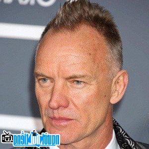 Một hình ảnh chân dung của Ca sĩ nhạc Rock Sting
