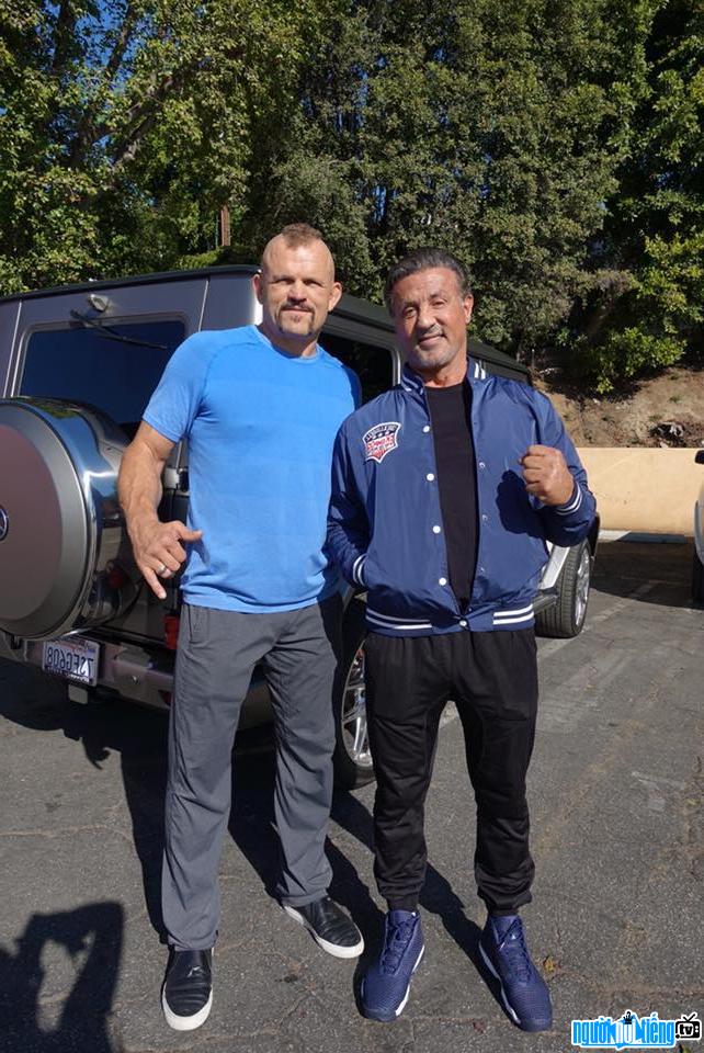 The latest picture of MMA athlete Chuck Liddell(left)