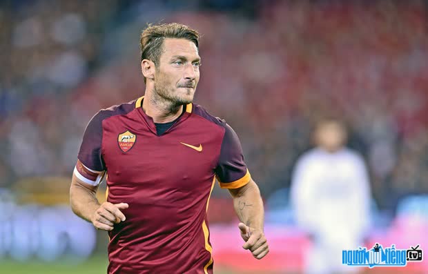 Một bức ảnh mới về Francesco Totti- Cầu thủ bóng đá nổi tiếng Rome- Ý