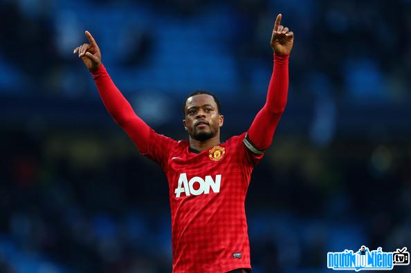 Picture of Patrice Evra Player in Manchester United colors