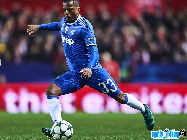 Picture of Patrice Evra player on the pitch
