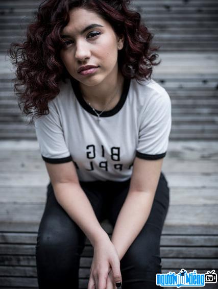 Một bức ảnh mới về Alessia Cara- Ca sĩ R&B nổi tiếng Brampton- Canada