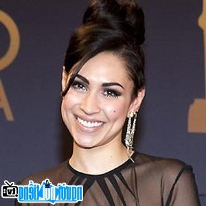 Latest Picture Of Television Actress Cassie Steele