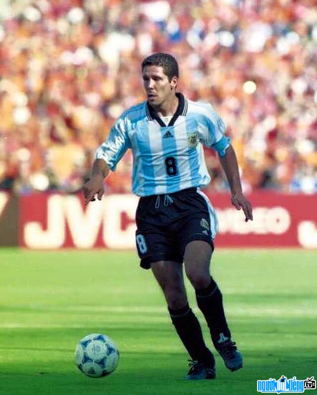 Hình ảnh Diego Simeone trong màu áo của Đội tuyển bóng đá quốc gia Argentina