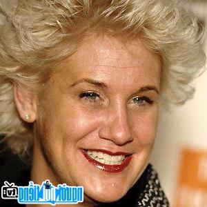 A New Photo Of Anne Burrell- New York Famous Chef