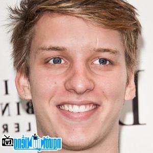 A new picture of George Ezra- Famous English Folk Singer