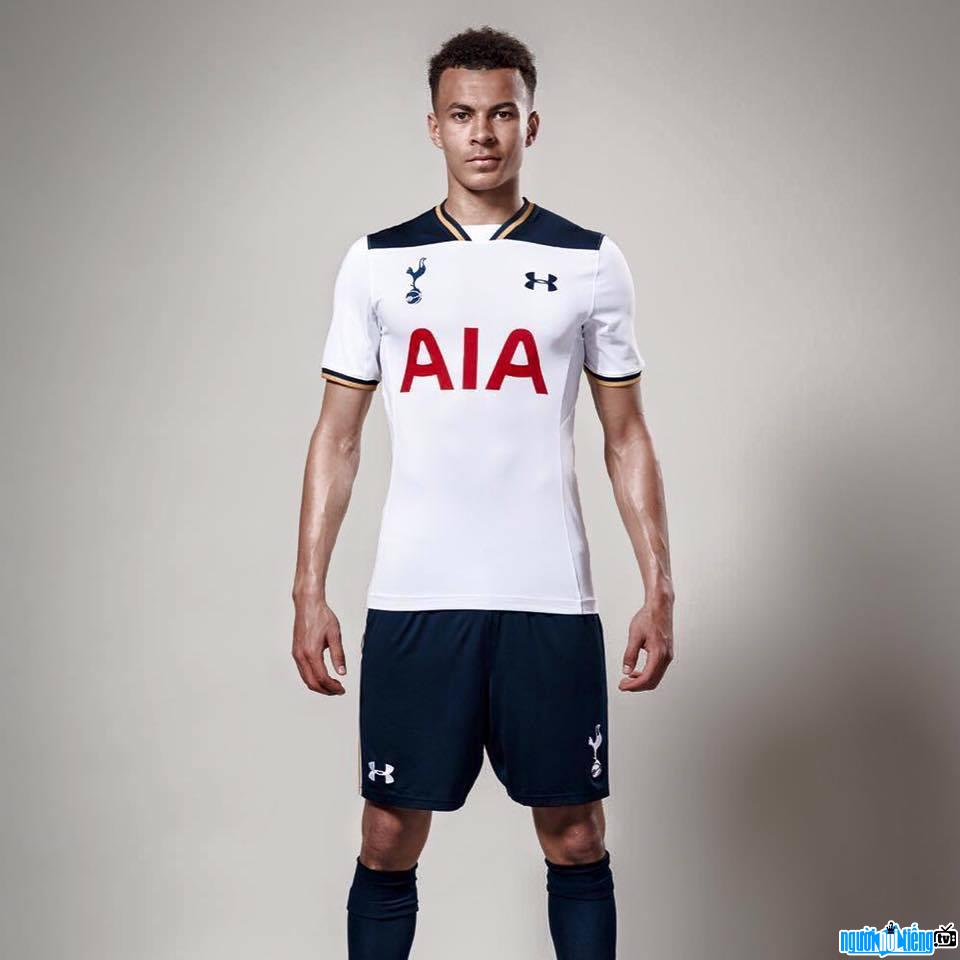 Một hình ảnh chân dung khác vè cầu thủ Dele Alli