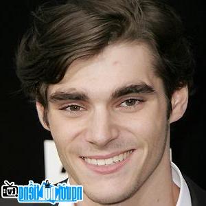 Latest Picture of TV Actor RJ Mitte
