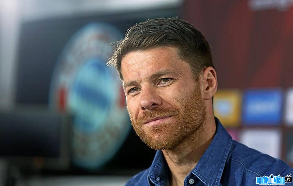 Latest picture of Xabi Alonso soccer player