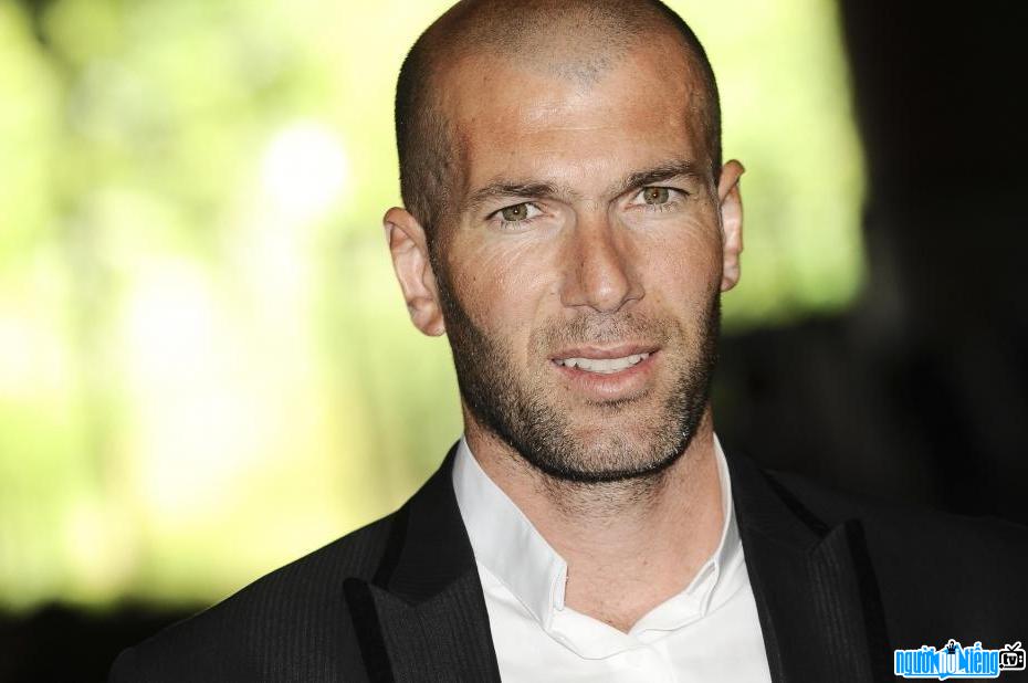 A new photo of coach Zinedine Zidane
