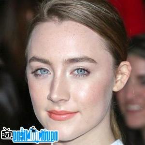 Ảnh chân dung Saoirse Ronan