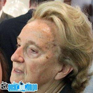 Một hình ảnh chân dung của Vợ chính trị gia Bernadette Chirac