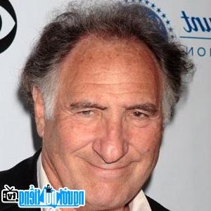 A Portrait Picture of Male TV actor Judd Hirsch