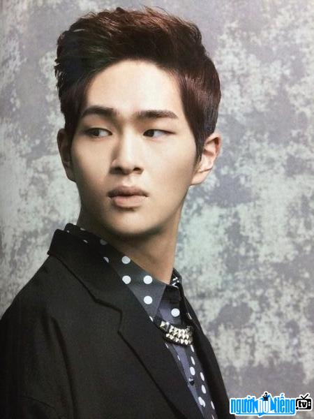 Onew - A singer with an attractive appearance