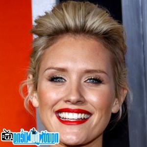 A new picture of Nicky Whelan- Famous Australian Opera Female