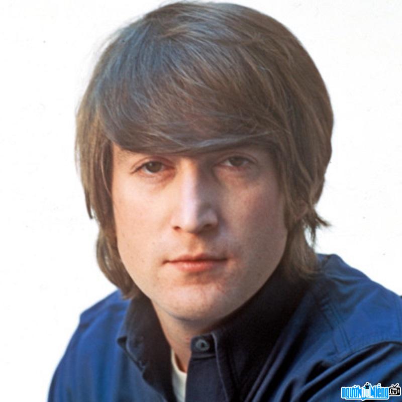 Ca sĩ John Lennon thủ lĩnh ban nhạc The Beatles