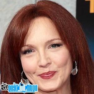 Latest Picture of TV Actress Amy Yasbeck