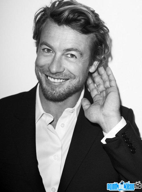 Simon Baker là một diễn viên nổi tiếng người Úc