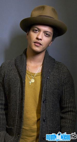 Bruno Mars là tác giả đồng sáng nhiều ca khúc hit