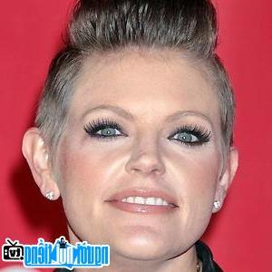 Một hình ảnh chân dung của Ca sĩ nhạc đồng quê Natalie Maines