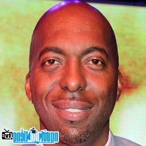 Một hình ảnh chân dung của Cầu thủ bóng rổ John Salley