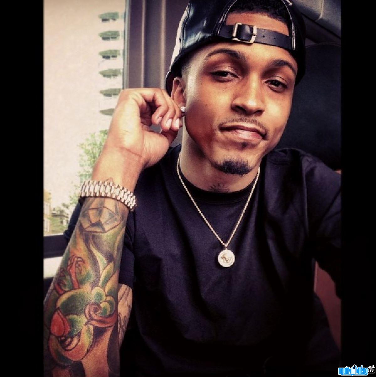 Vẻ nam tính Ca sĩ R&B August Alsina