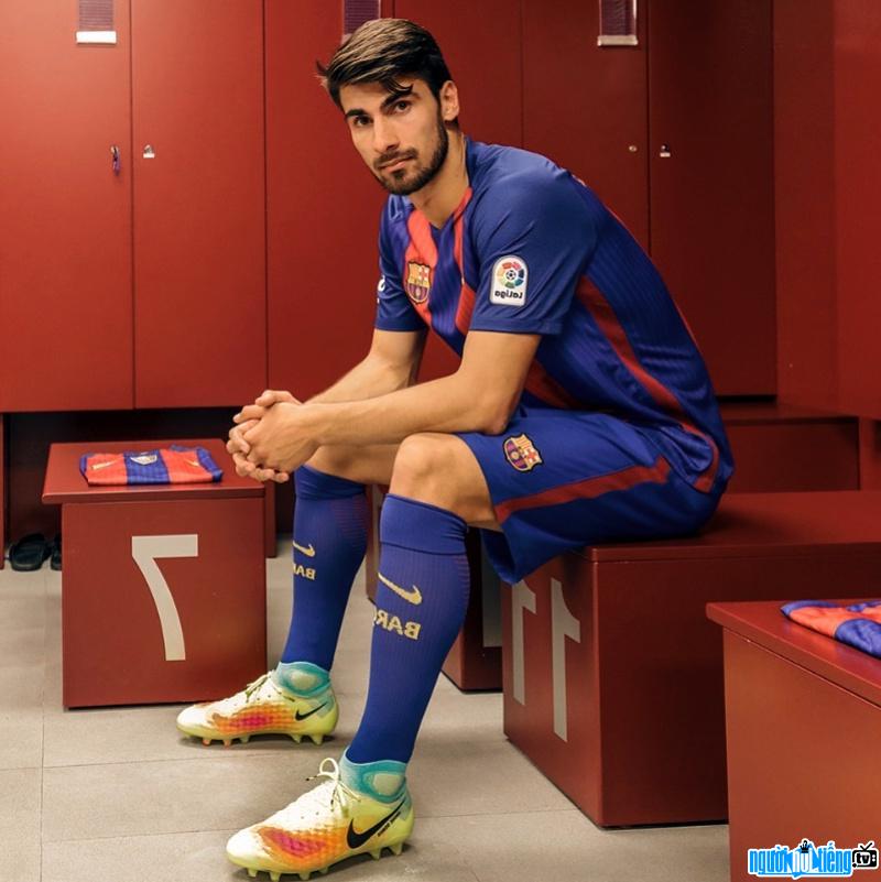  Andre Gomes at Club Barcelona