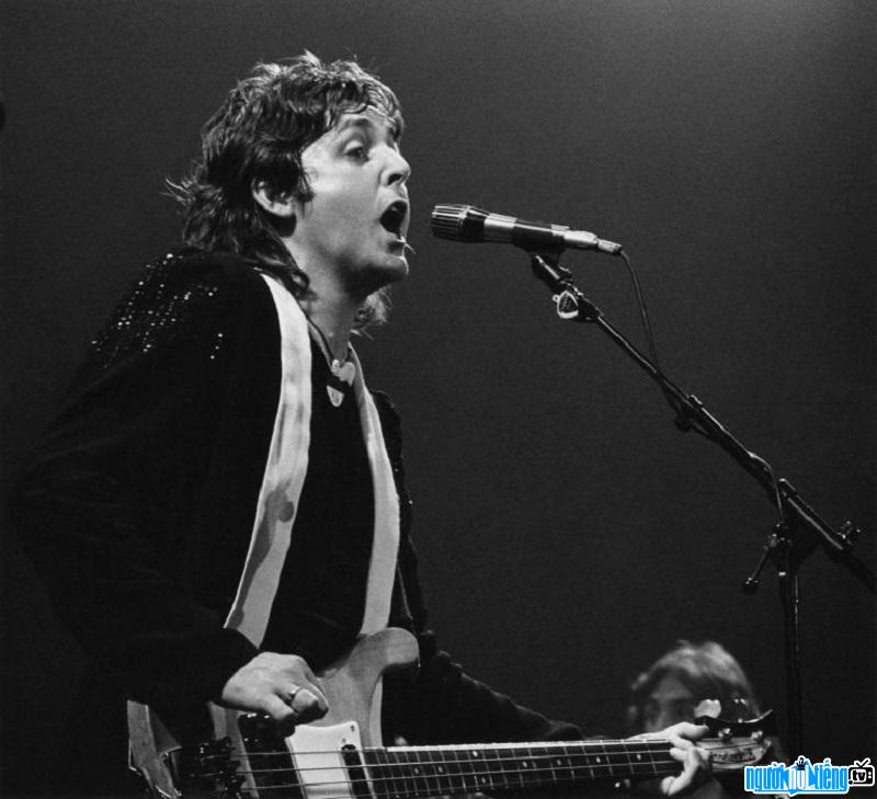 Ca sĩ Paul McCartney là nhà soạn nhạc thiên tài và nghệ sĩ Guitar bass thượng hạng
