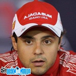 Felipe Massa cống hiến không biết mệt mỏi cho thể thao tốc độ.