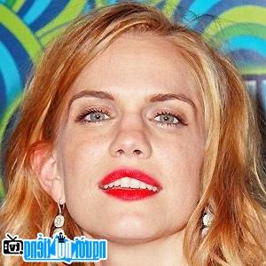 A New Picture of Anna Chlumsky- Famous Actress Chicago- Illinois