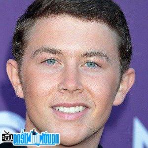 Latest Picture of Country Singer Scotty McCreery