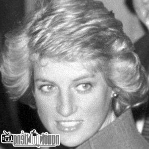 Một bức ảnh mới về Princess Diana- Hoàng gia nổi tiếng Anh