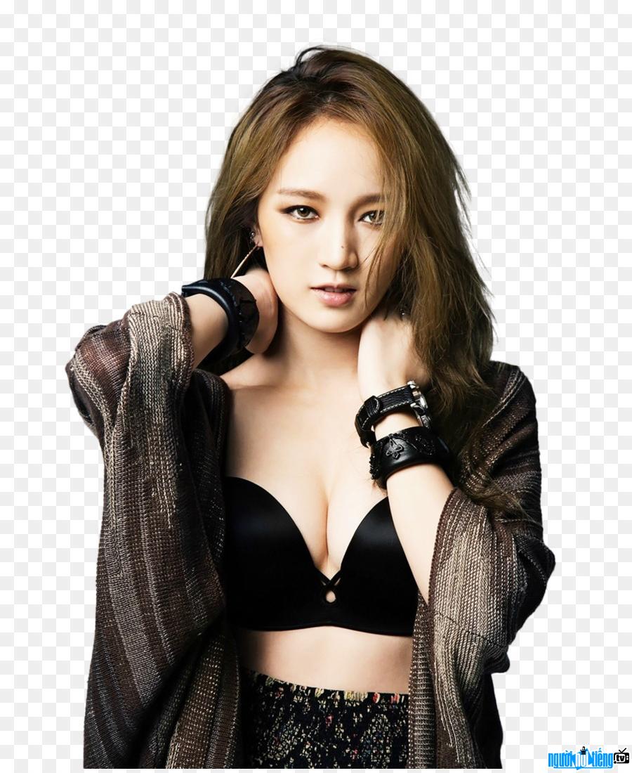 Picture of Meng Jia showing off her sexy curves