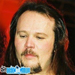 Latest Picture Of Country Singer Travis Tritt