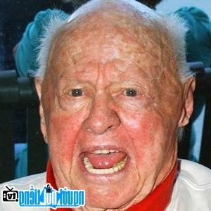 Latest Picture Of Actor Mickey Rooney