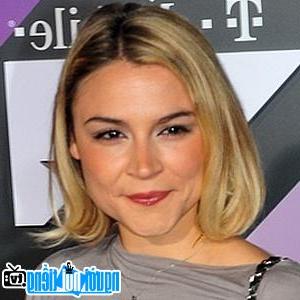 A Portrait Picture of Female TV actor Samaire Armstrong