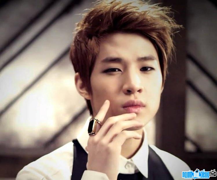 Latest image about singer Henry Lau