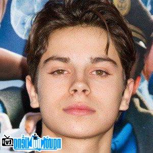 Latest picture of TV actor Jake T. Austin 