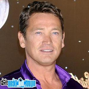 Latest pictures of Male Opera Sid Owen