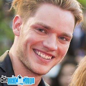 Latest picture of Dominic Sherwood Actor