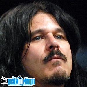 A portrait picture of Guitarist Gilby Clarke