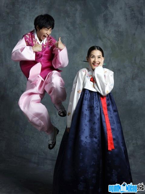 Bức ảnh hài hước của rapper Tablo và vợ